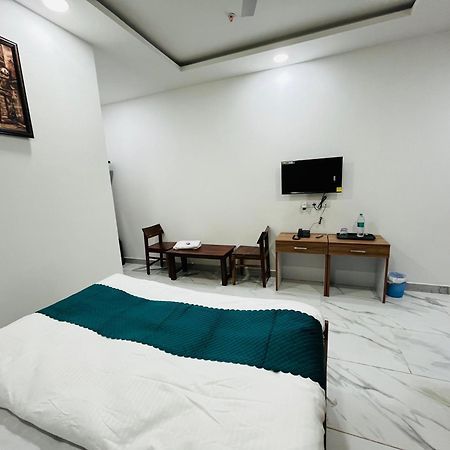 Townhouse Happy Habitat Guest House Greater Noida Buitenkant foto