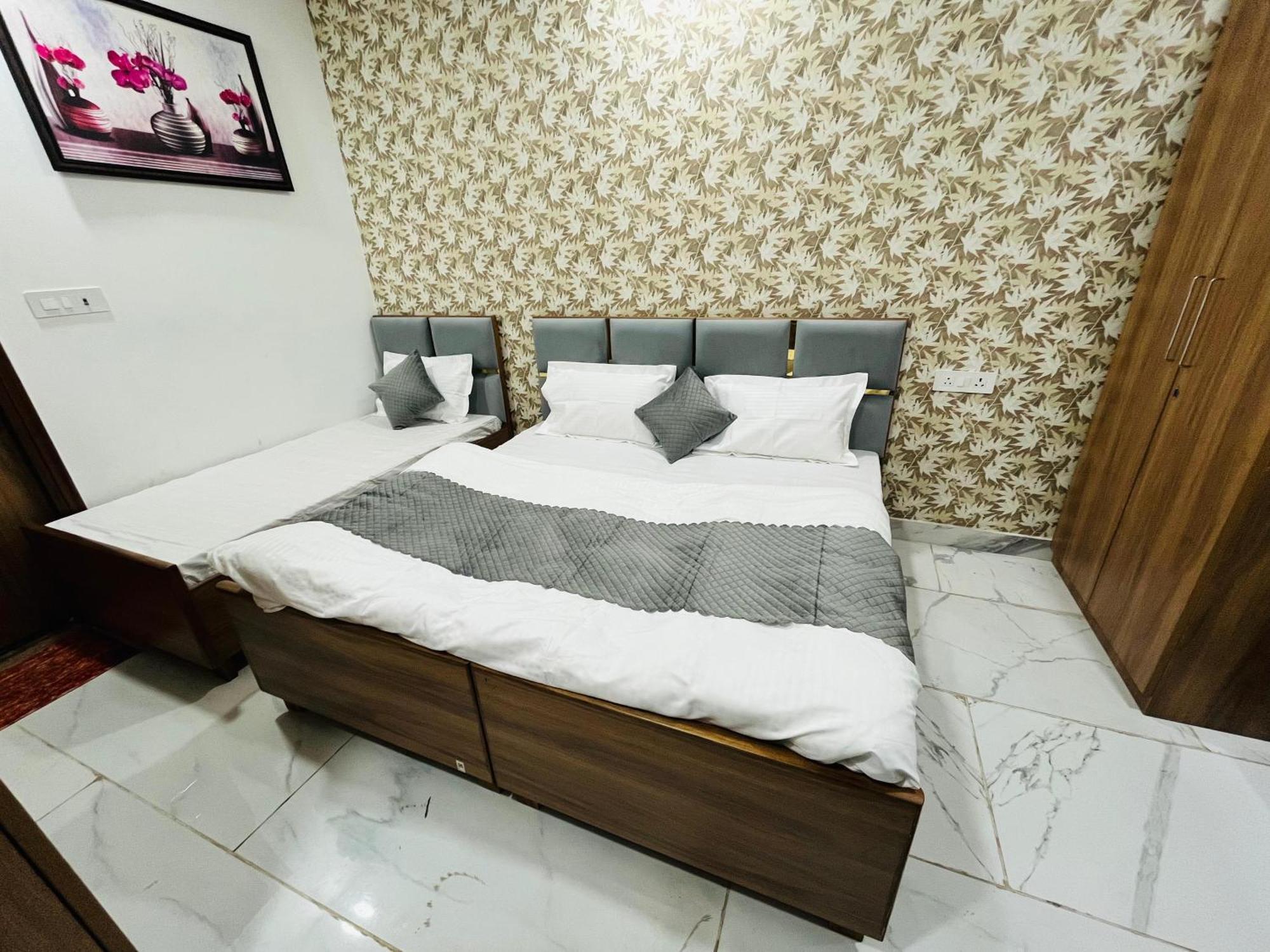 Townhouse Happy Habitat Guest House Greater Noida Buitenkant foto