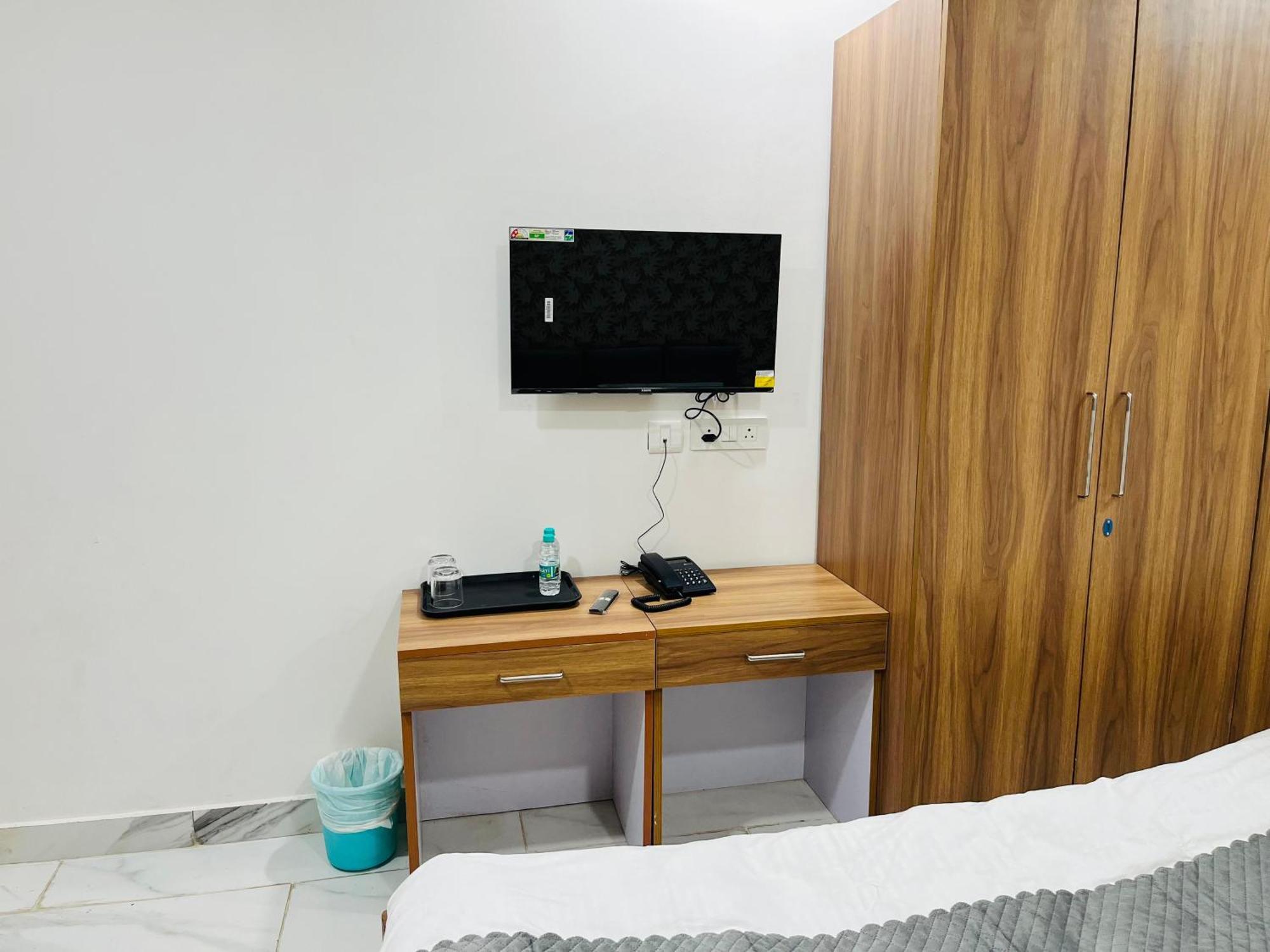 Townhouse Happy Habitat Guest House Greater Noida Buitenkant foto