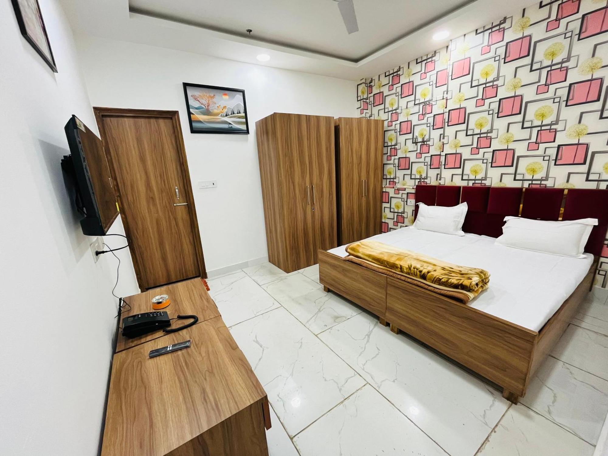Townhouse Happy Habitat Guest House Greater Noida Buitenkant foto
